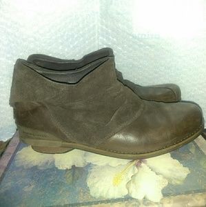 Patagonia Addie Ruffle Espresso Ankle Boot Sz. 8.5